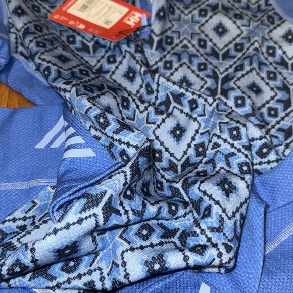 NWT Helly Hansen Lifa Merino 1/2 Zip ultra blue star pixel Base Top holiday L - Picture 3 of 8